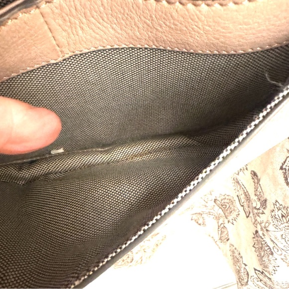 Women Vince Camuto Elegant Tan Leather Shoulder Bag - Picture 7 of 10